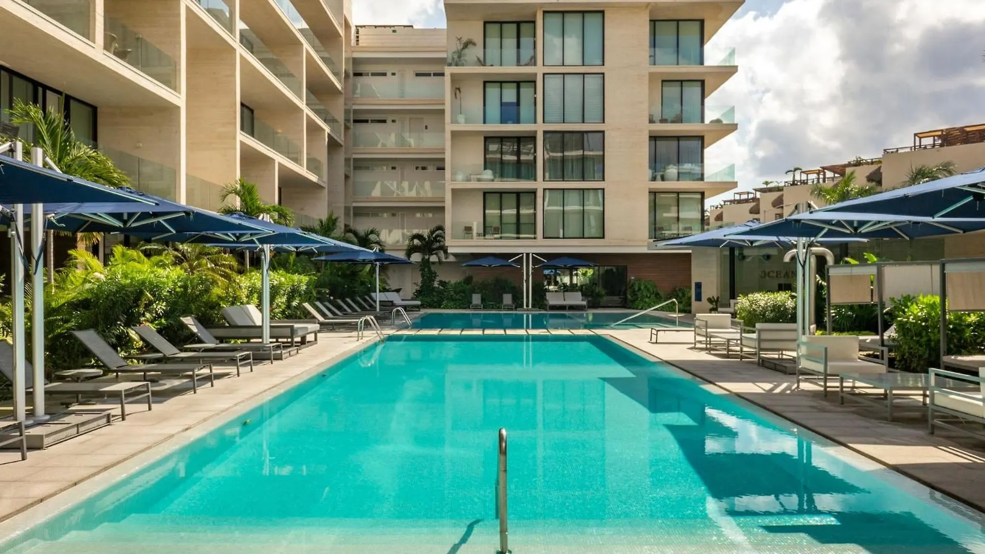 Oceana Luxury Apartment Walk To Beach And Day Club Playa del Carmen Vakantiehuis