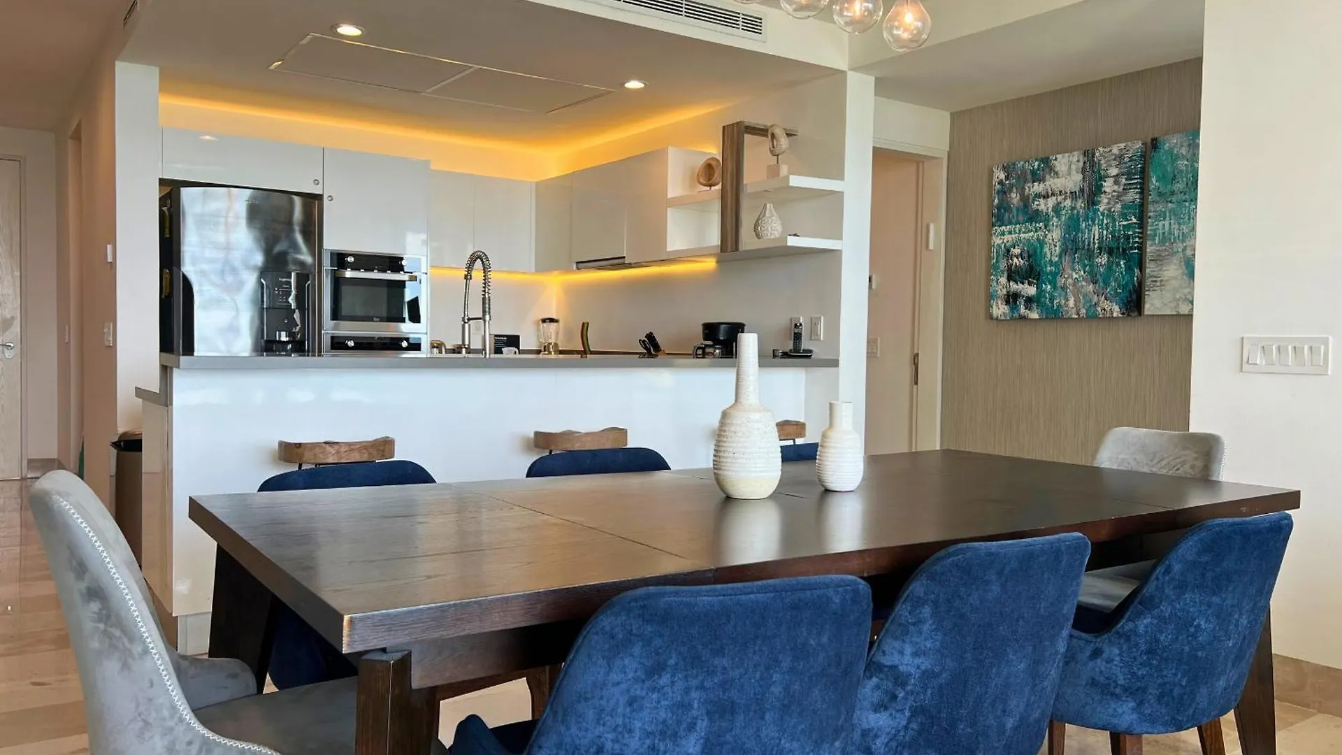 Oceana Luxury Apartment Walk To Beach And Day Club Playa del Carmen Vakantiehuis
