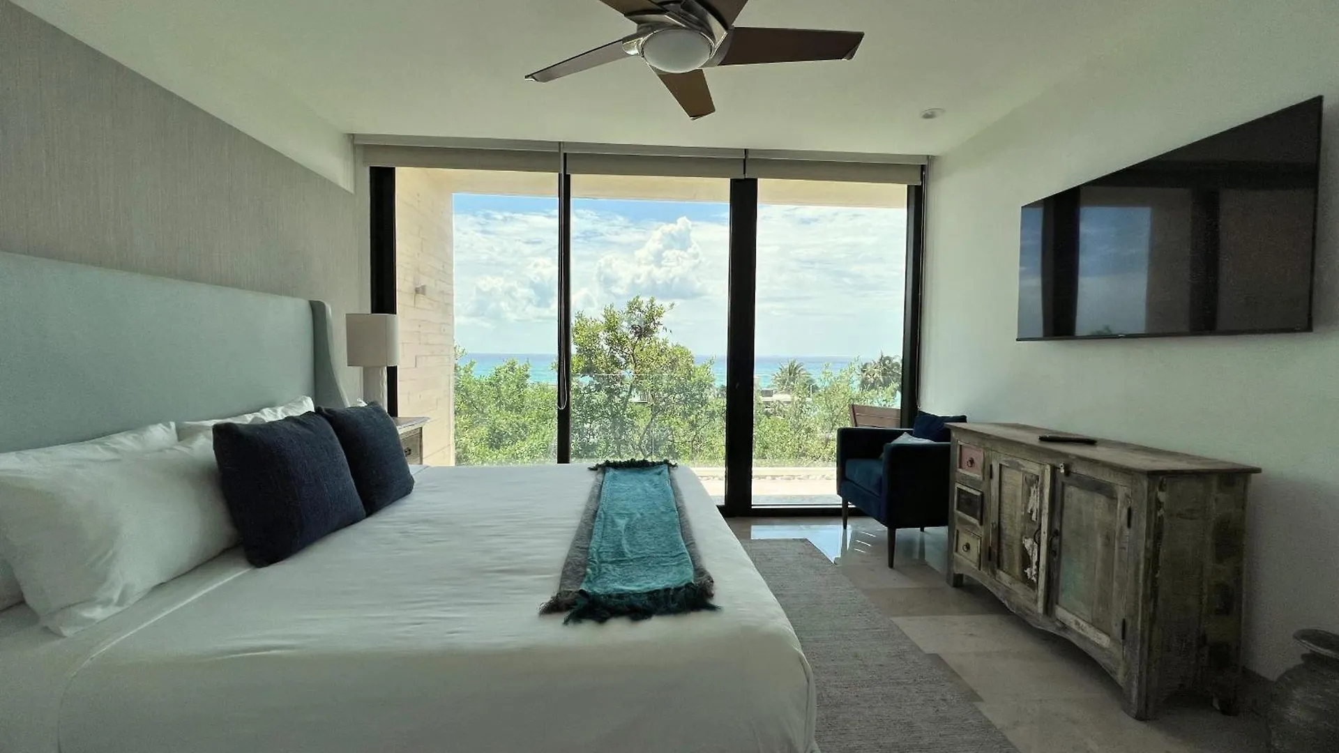 Vakantiehuis Oceana Luxury Apartment Walk To Beach And Day Club Playa del Carmen