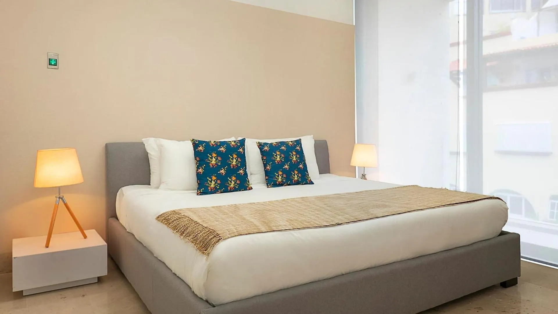 Oceana Luxury Apartment Walk To Beach And Day Club Playa del Carmen