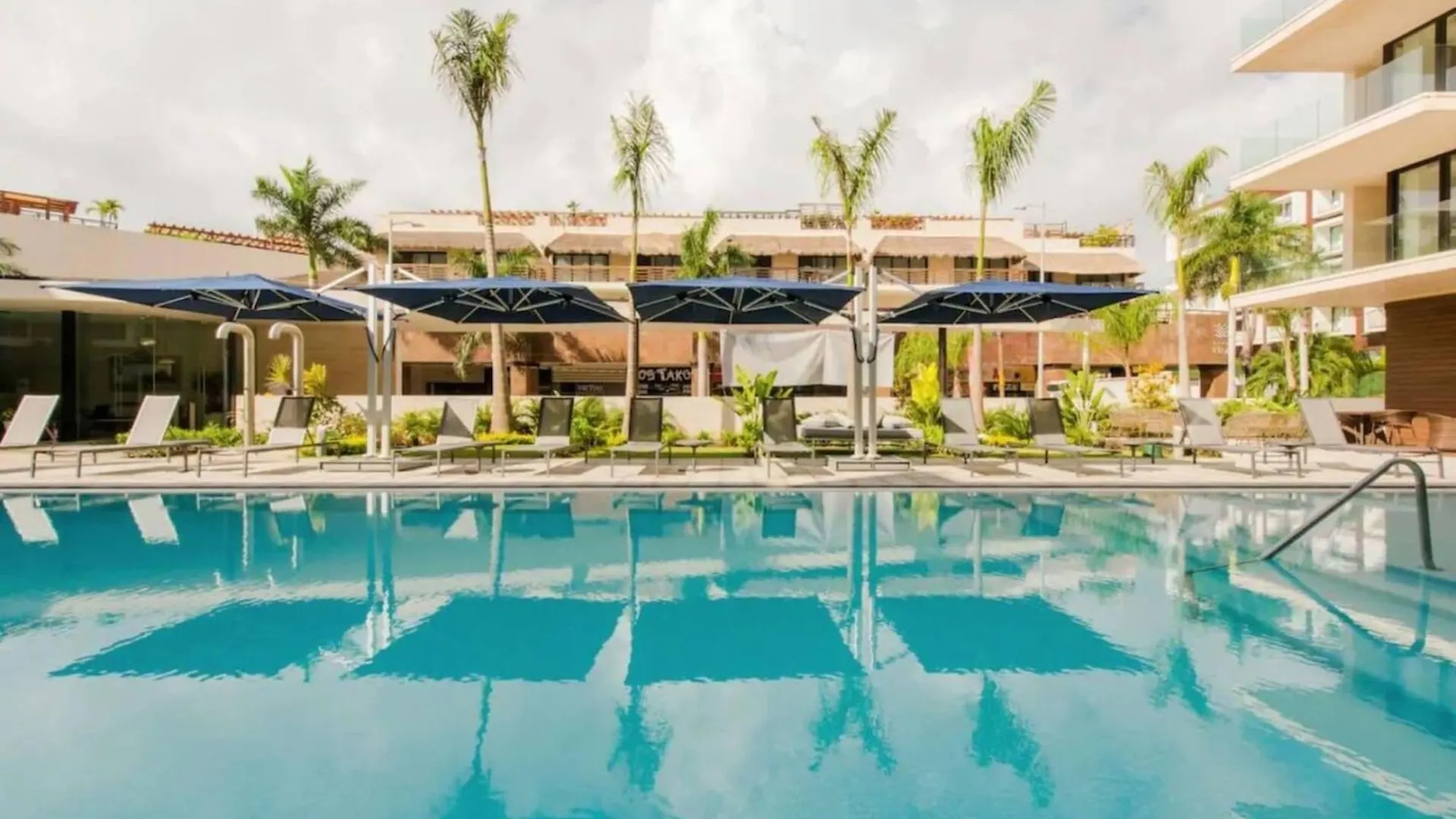 Oceana Luxury Apartment Walk To Beach And Day Club Playa del Carmen Vakantiehuis