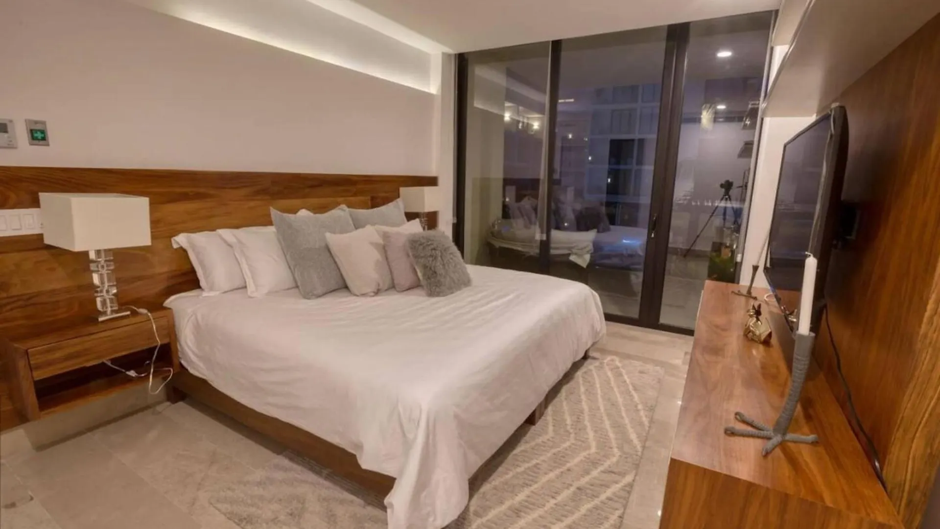 Oceana Luxury Apartment Walk To Beach And Day Club Playa del Carmen Mexico