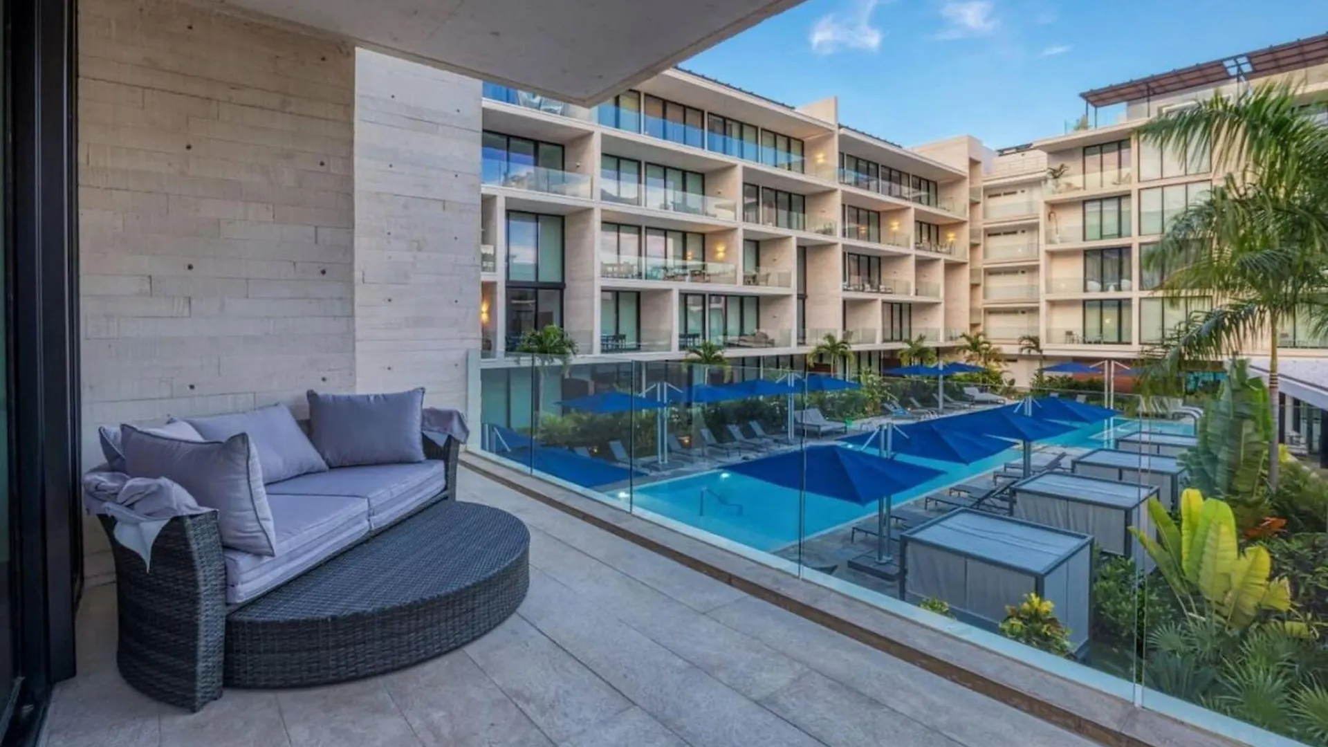 Oceana Luxury Apartment Walk To Beach And Day Club Playa del Carmen