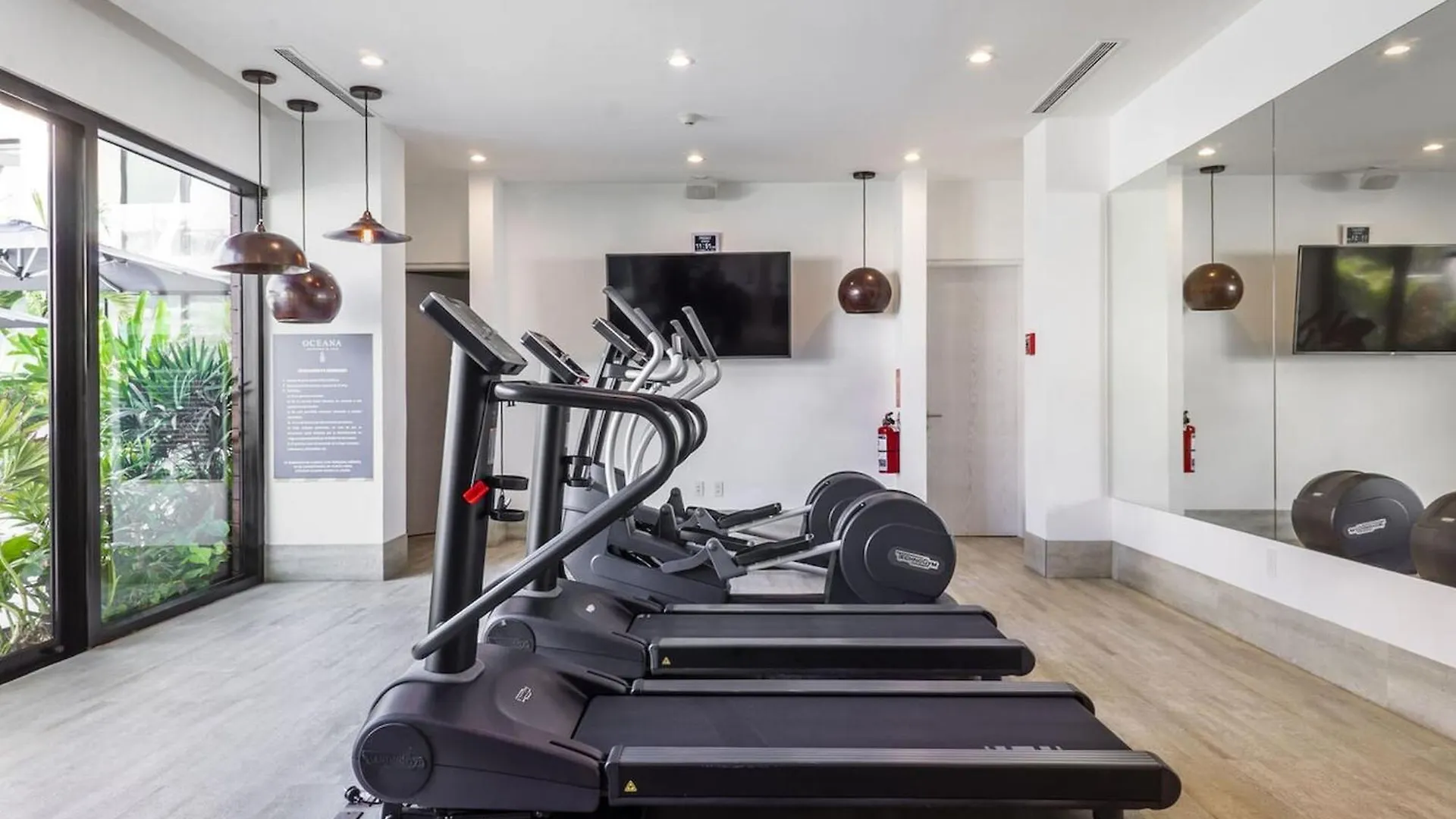 Oceana Luxury Apartment Walk To Beach And Day Club Playa del Carmen Vakantiehuis