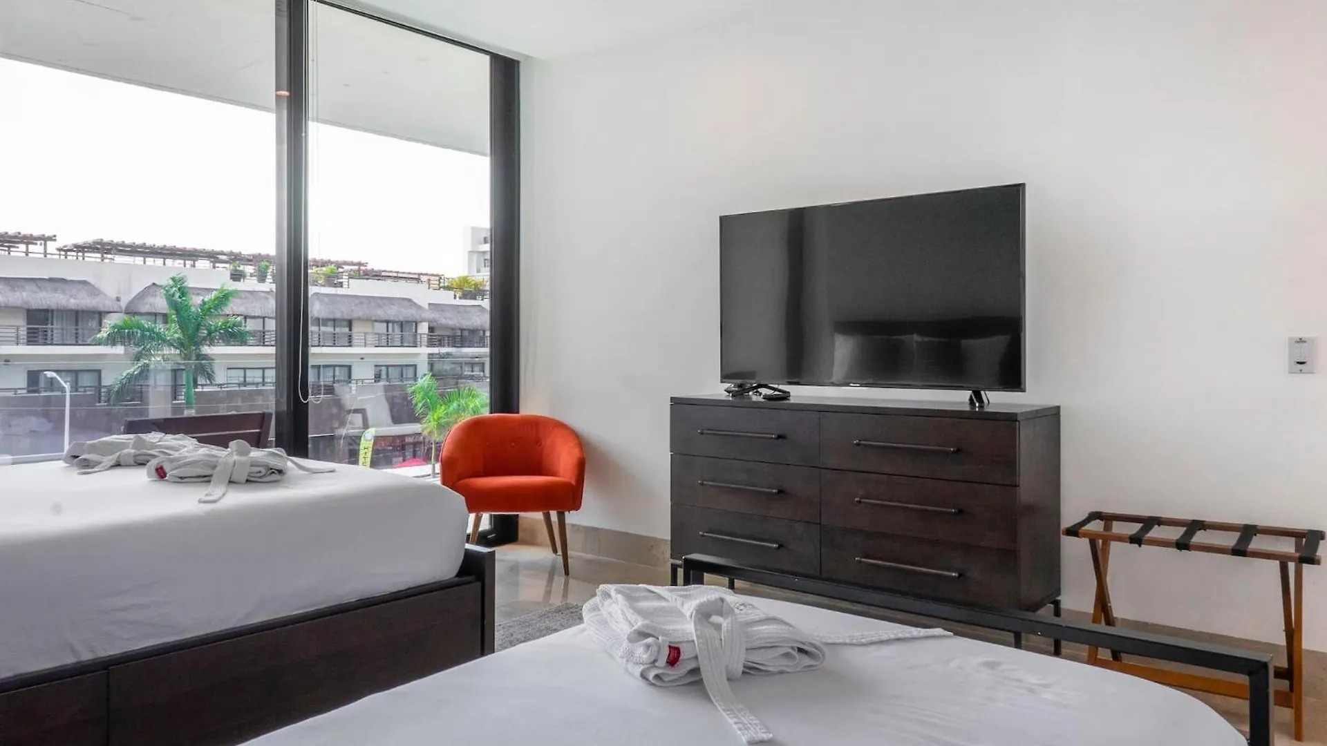 Vakantiehuis Oceana Luxury Apartment Walk To Beach And Day Club Playa del Carmen